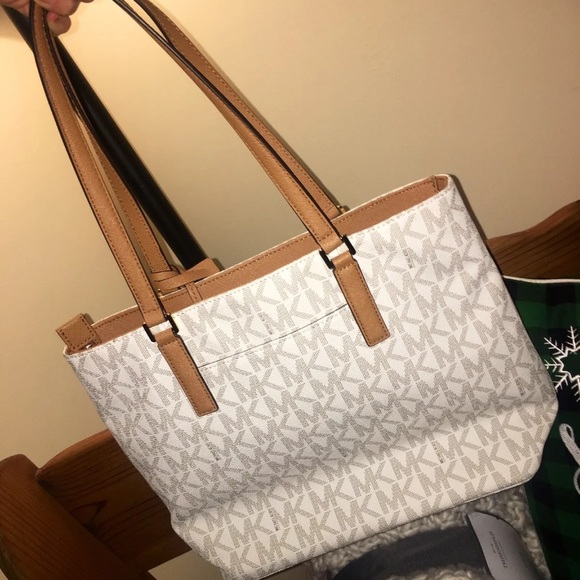 ISO TRADES! NWT Michael Kors Tote Bag DO NOT BUY - Picture 3 of 6